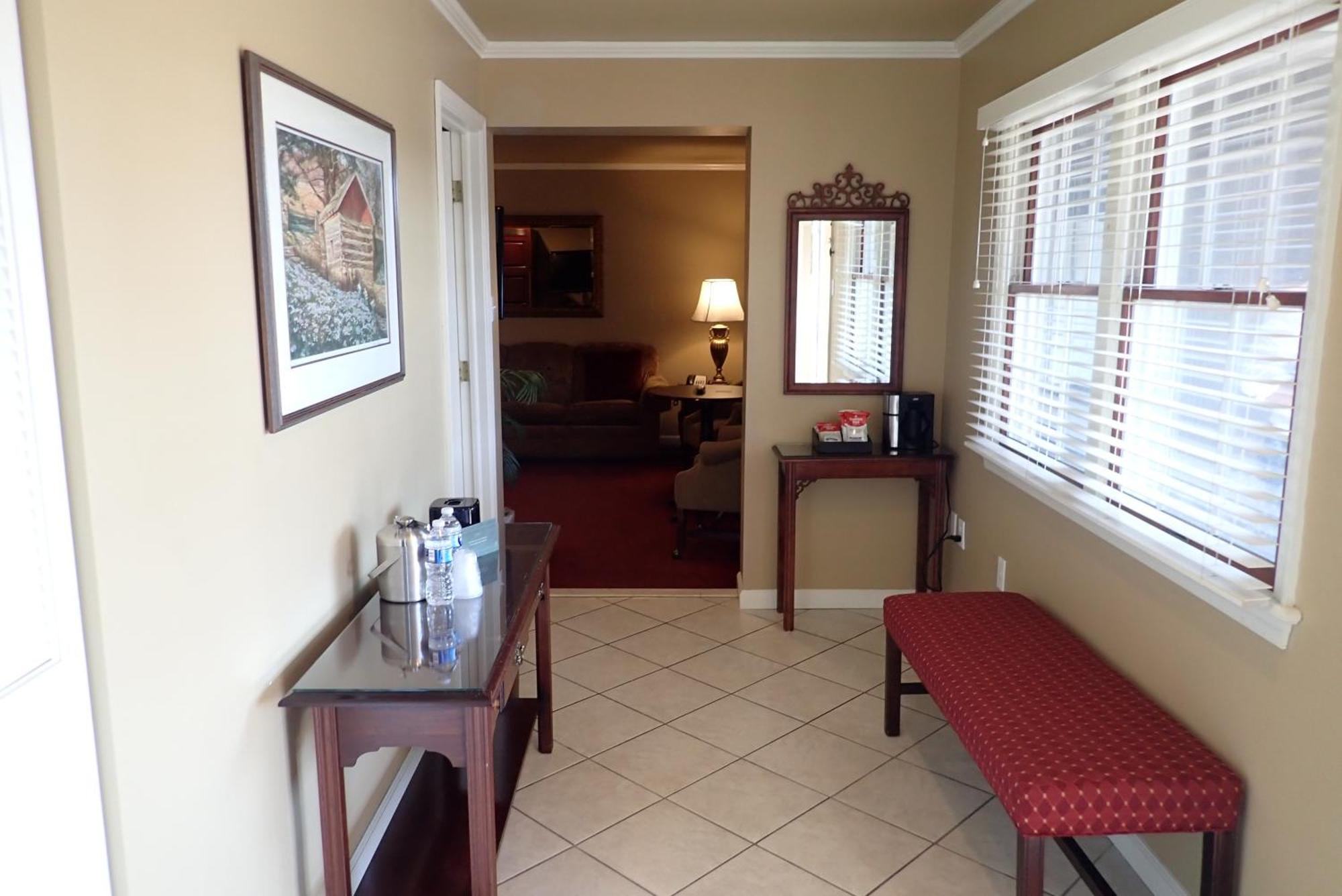Pine Barn Hotel Danville
