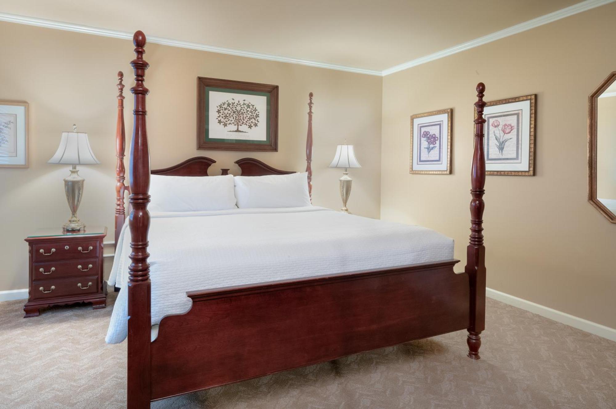 Hotel Pine Barn Danville
